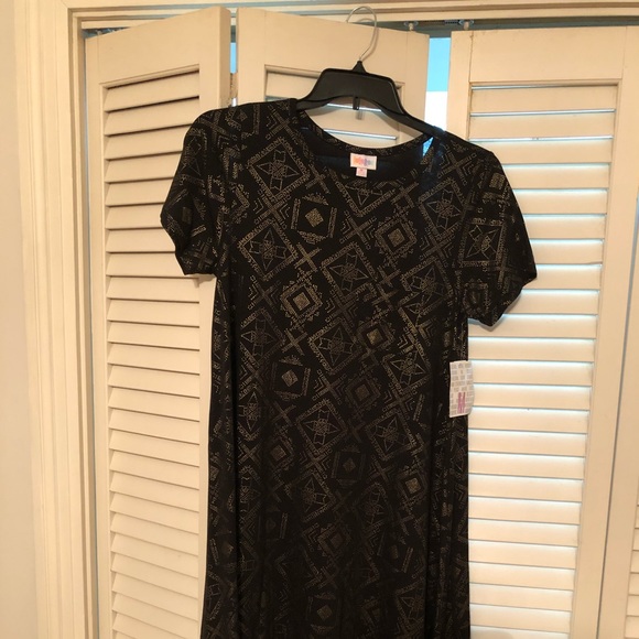 LuLaRoe Dresses & Skirts - Lularoe Carly dress
